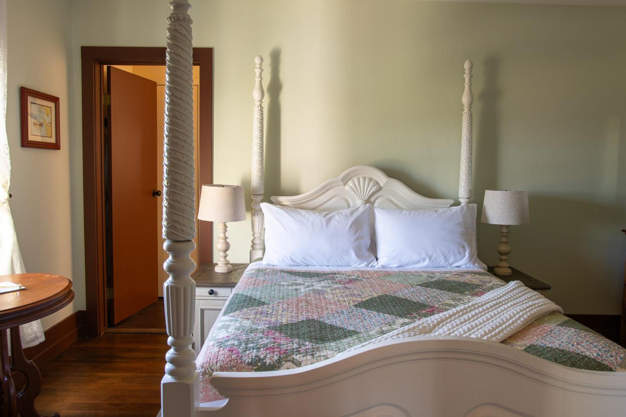 Ilwaco The Pearl Inn Bed And Breakfast מראה חיצוני תמונה