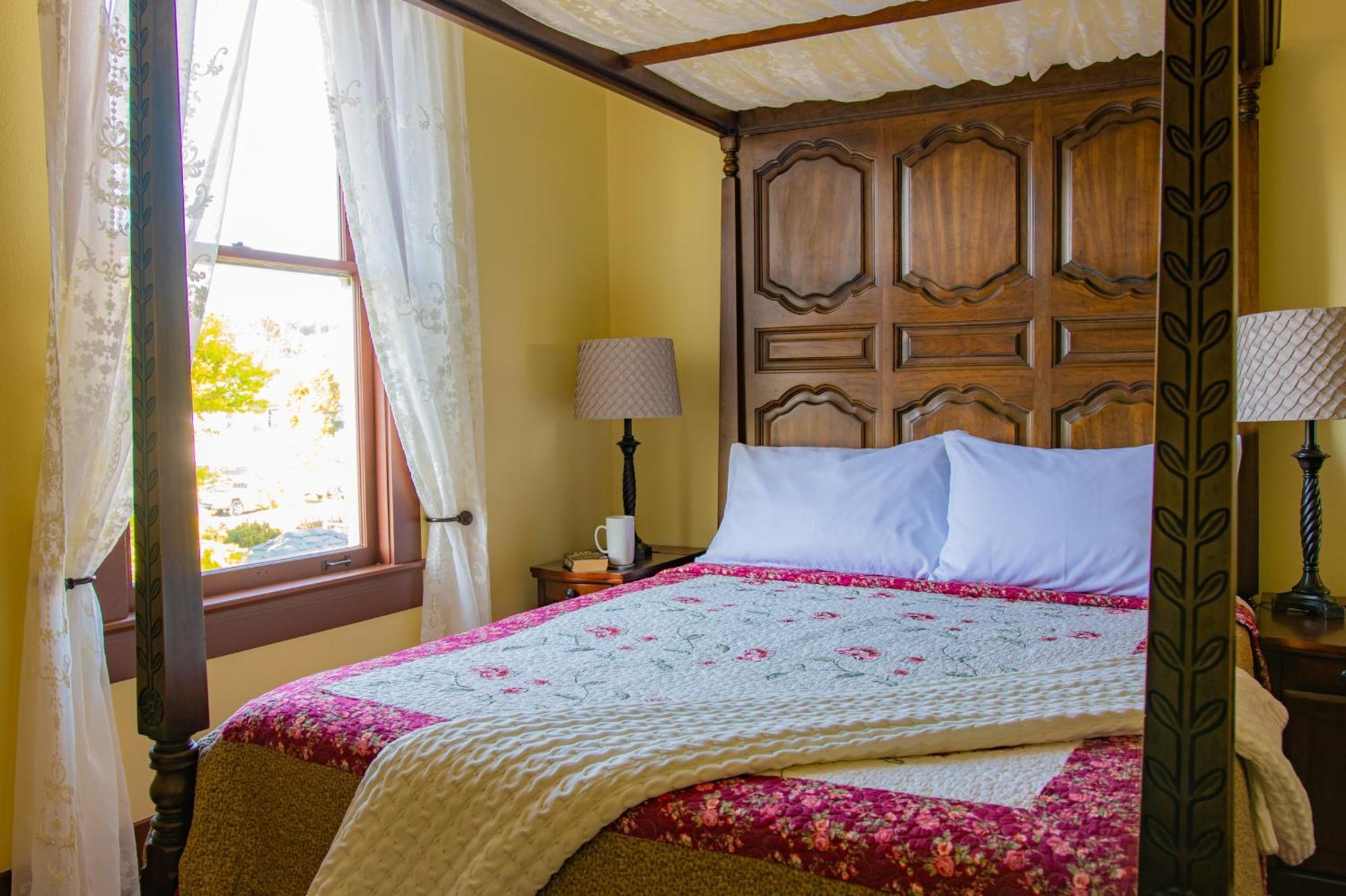 Ilwaco The Pearl Inn Bed And Breakfast מראה חיצוני תמונה