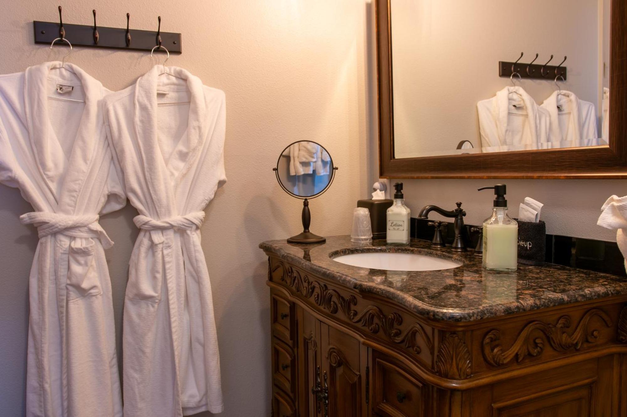 Ilwaco The Pearl Inn Bed And Breakfast מראה חיצוני תמונה